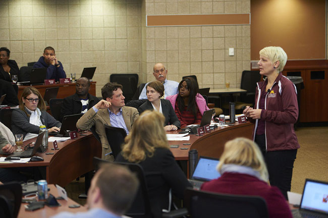 The Carlson School of Management weekend Executive MBA program. Photo by Tony Nelson